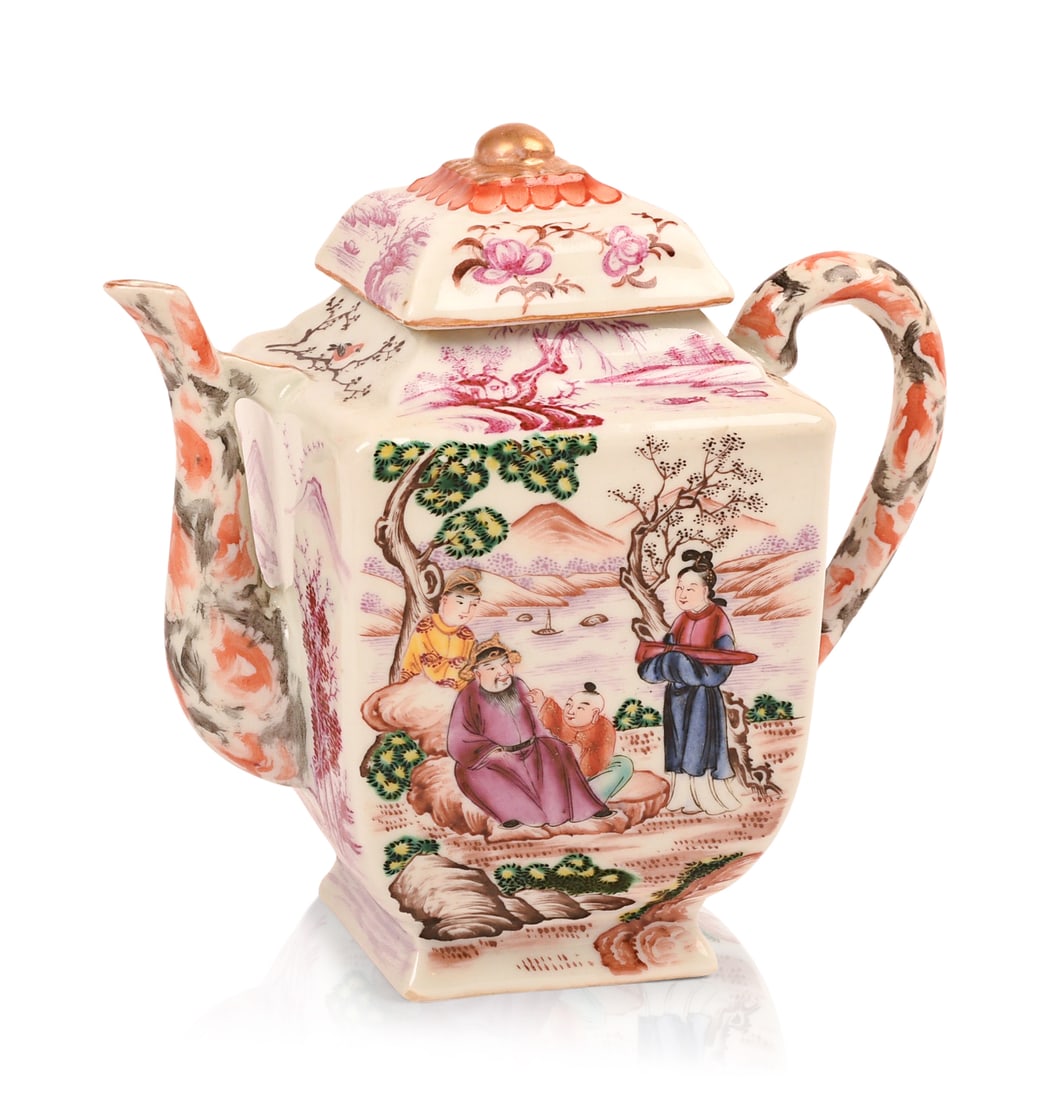 UNUSUAL CHINESE PORCELAIN TEAPOT. (1 of 6)