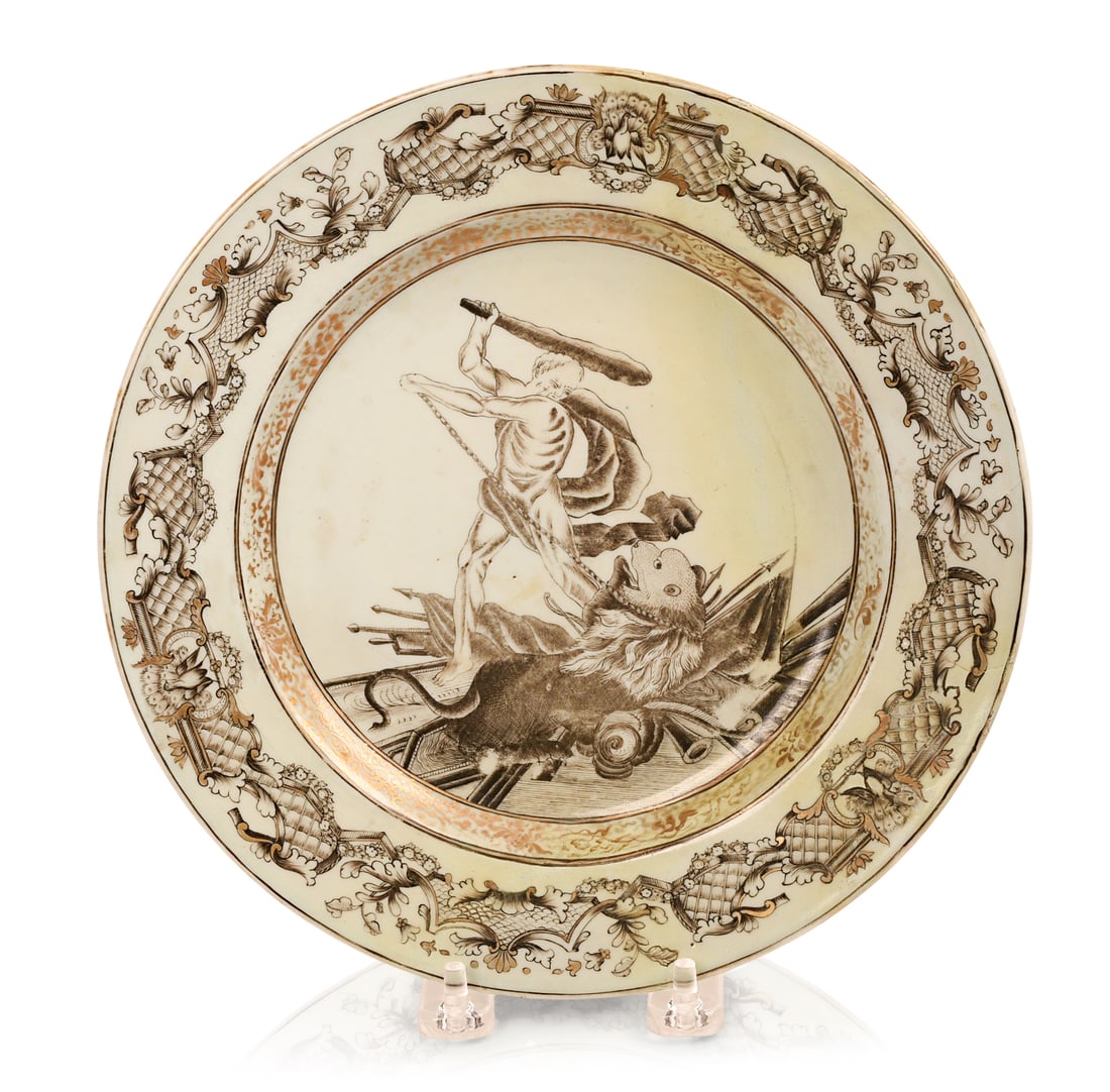 CHINESE EXPORT GRISAILLE AND GILT HERCULES AND NEMEAN LION PLATE. (1 of 4)