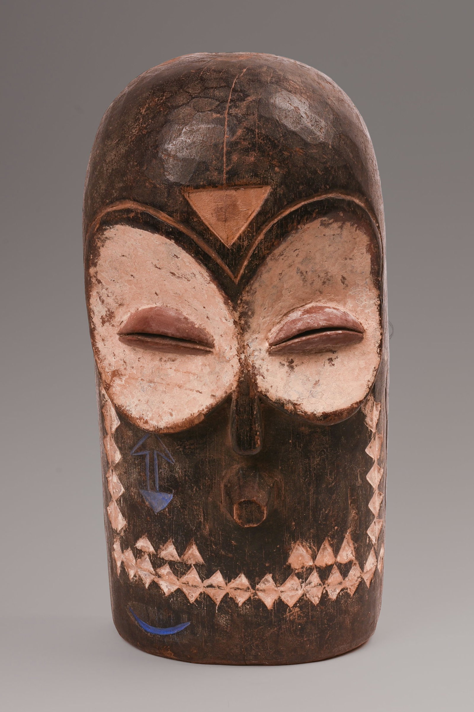 AFRICAN CARVED MASK.: 15 x 9 inches, 20th century.