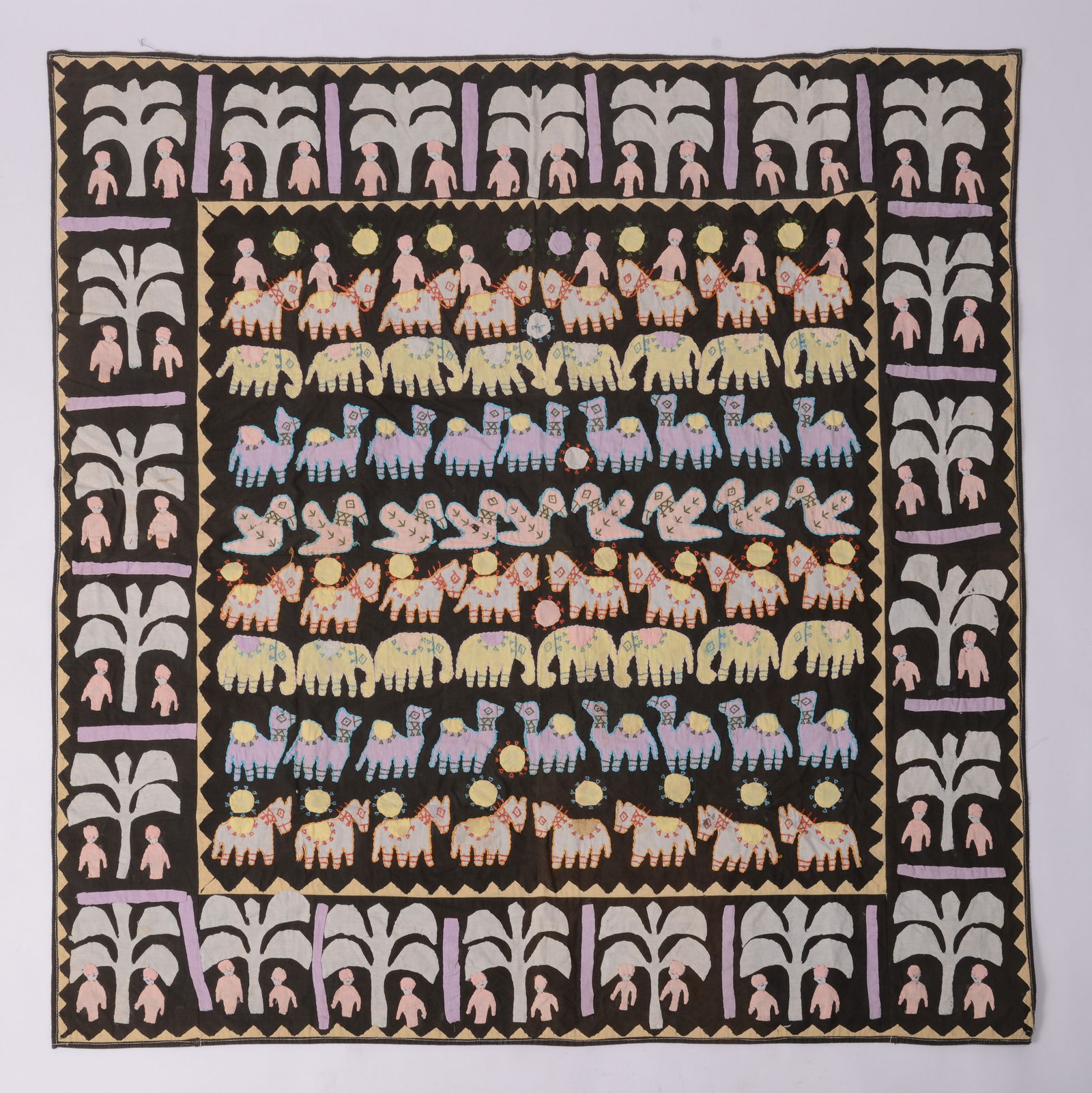 INDIAN APPLIQUE WALL HANGING. (1 of 3)