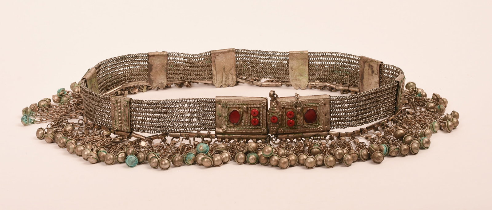 BEDOUIN METAL BELT.: Length 27 inches.