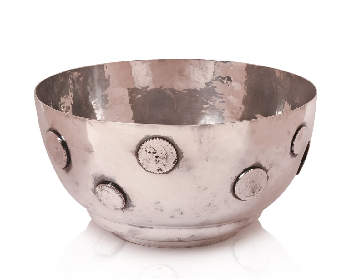 SILVERPLATE PUNCH BOWL WITH APPLIED COINS. (1 of 5)
