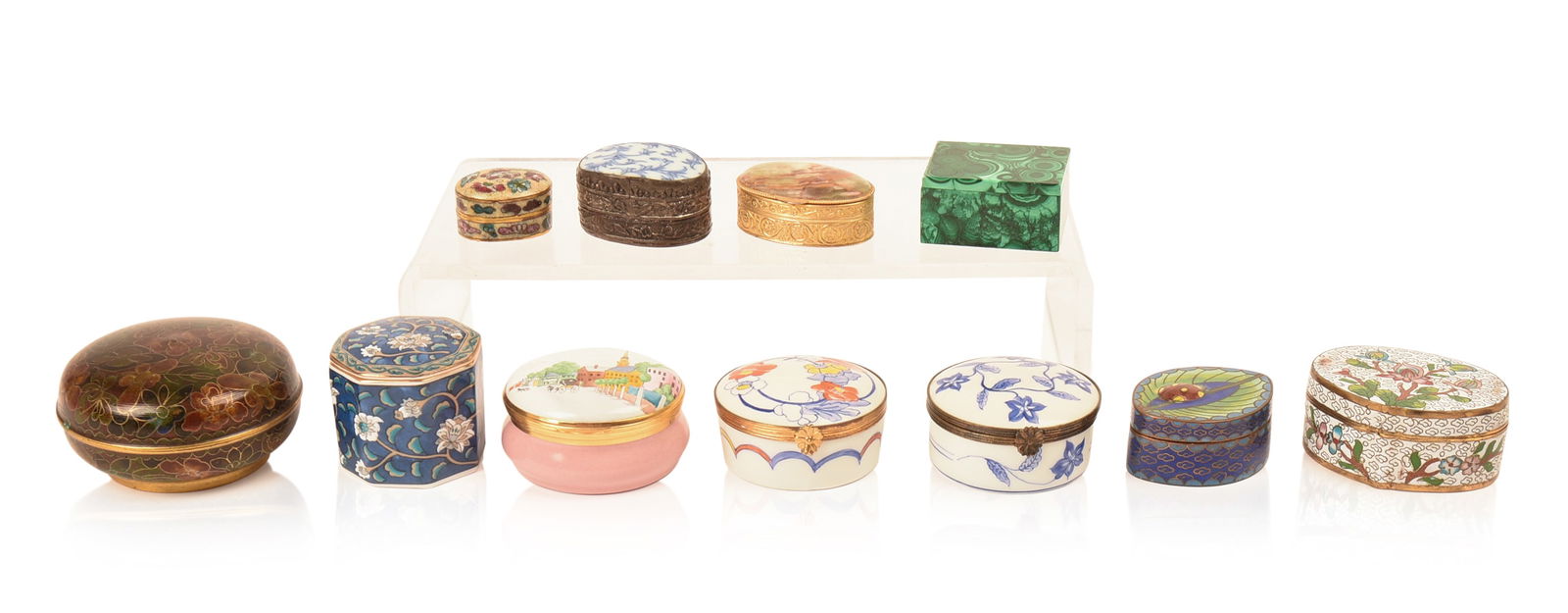 COLLECTION OF CLOISONNE AND PORCELAIN PILL BOXES.: Diameter of largest 3 inches. Overall good condition, a few very small dents. 11 pieces total. Includes Limoges, Etude and others.
