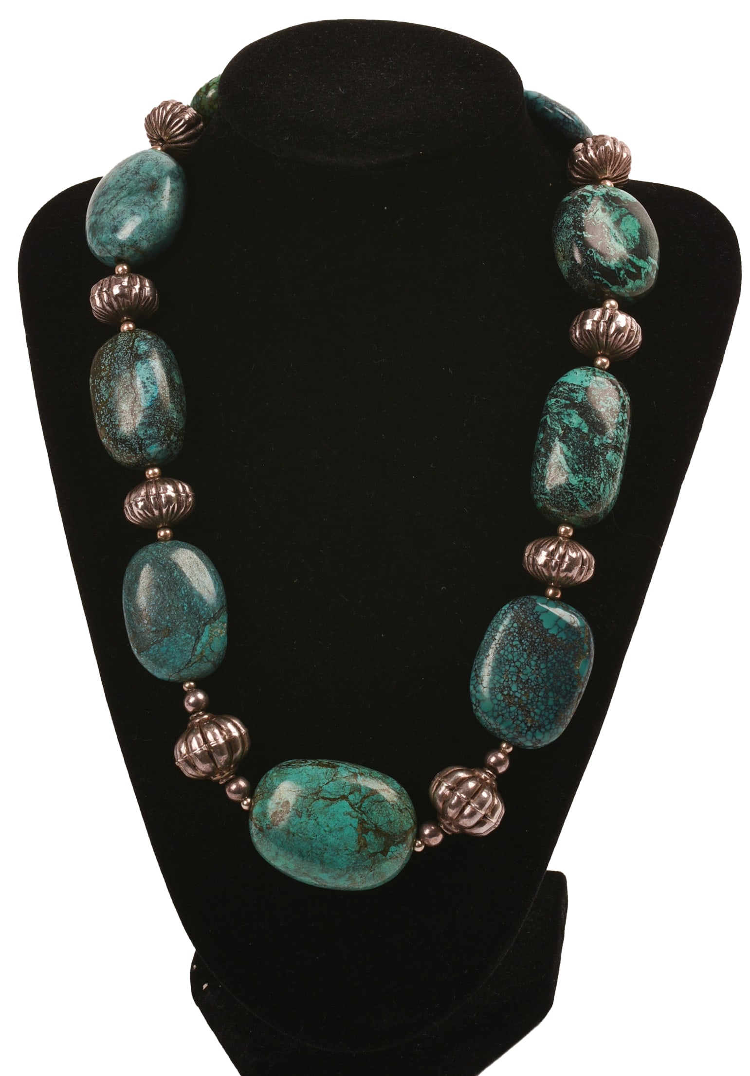 Turquoise Beaded Necklace.: Length 16 inches.