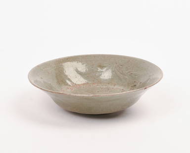 Ming Dynasty Porcelain Bowl.: Diameter 6.25 inches. Very good condition. SHIPPING: We offer very competitively priced in house shipping for all items in this sale. Please contact us for a quote.