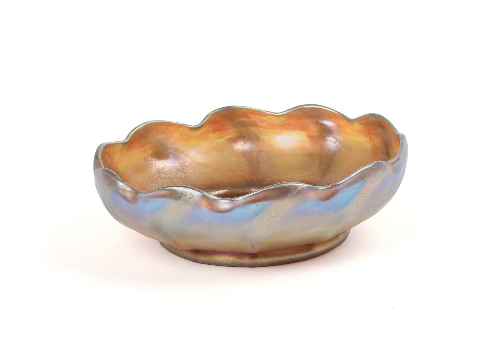 Favrile Glass Bowl.: Diameter 6.25 inches. Spurious Tiffany signature. IN HOUSE SHIPPING: We offer very competitively priced in house shipping for all items in this sale. Please contact us for a quote.
