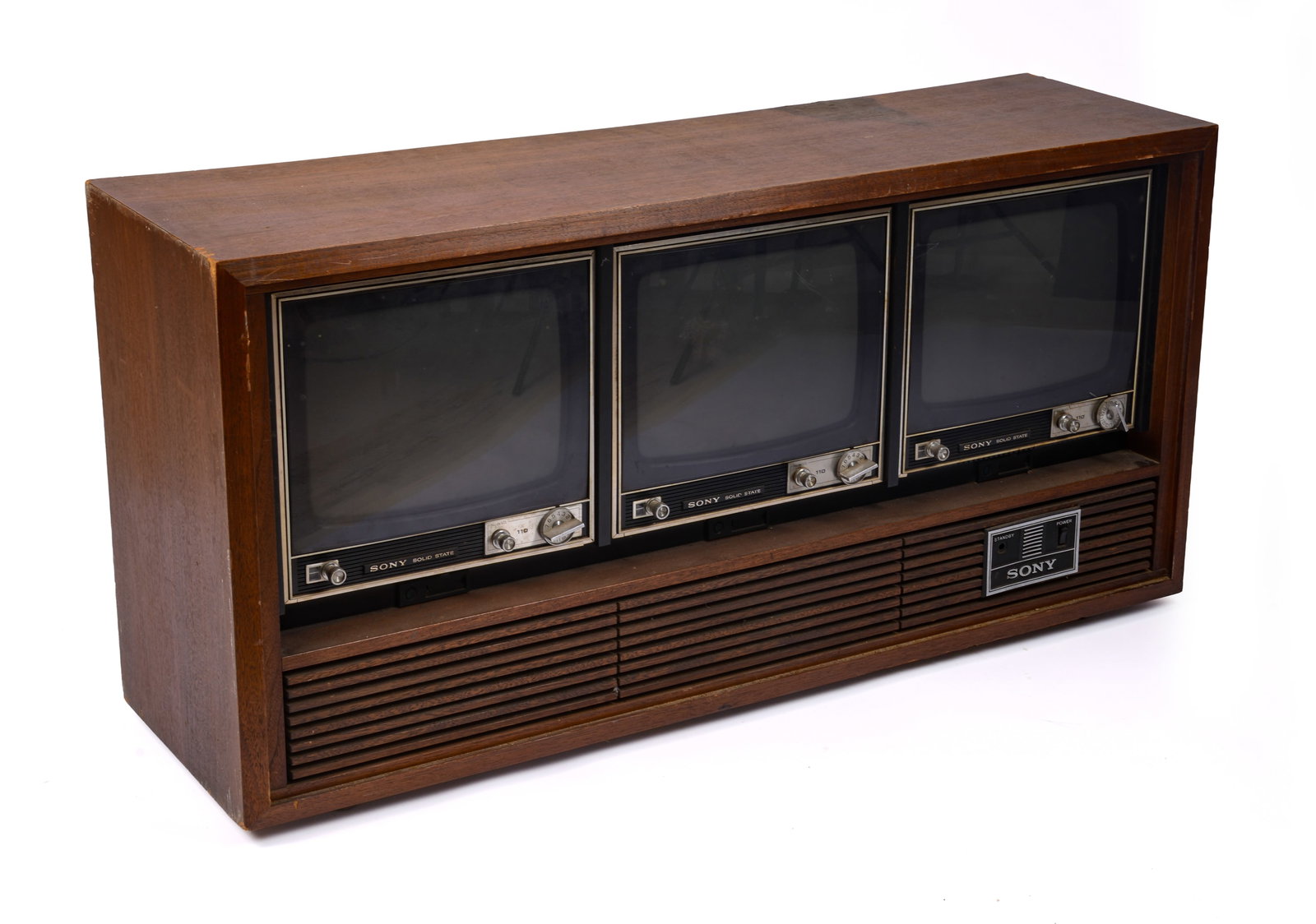 Sony TV-311R Studio Display Monitor.: Length 39.5 inches. Powers on, displays light up, not fully tested. Some surface scratches. IN HOUSE SHIPPING: We offer very competitively priced in house shipping for all items in this sale. Please c