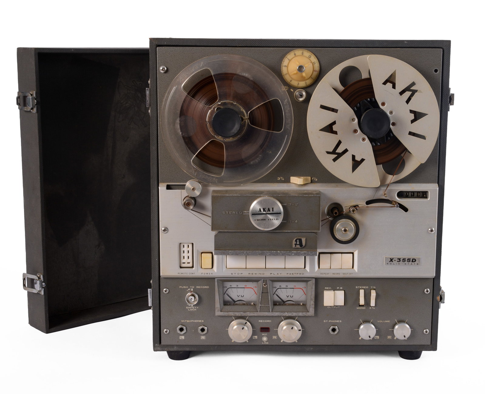 Akai X-355D Reel to Reel Tape Player.: Powers on, runs. Includes a tap of Makes quite a bit of noise when powered on. IN HOUSE SHIPPING: We offer very competitively priced in house shipping for all items in this sale. Please contact us for