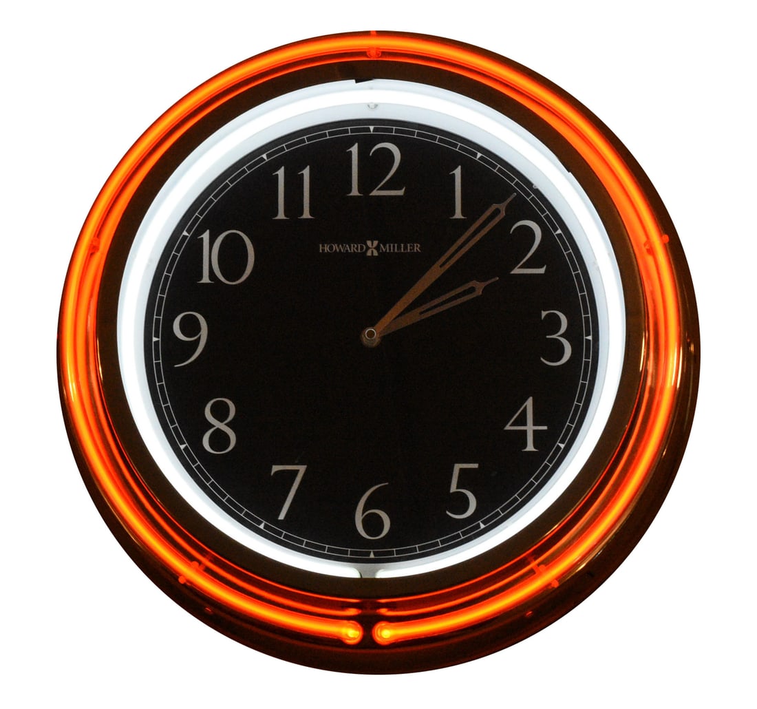 Howard Miller Retro Style Wall Clock. (1 of 3)