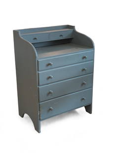 EARLY THOMAS MOSER BACHELOR'S CHEST.: Height 37.5 inches, width 28 inches, depth 18 inches. Circa 1973-75, one of Moser's earliest pieces. This piece is available to view at the Thomas Moser showroom next door to our gallery. IN HOUSE SHI