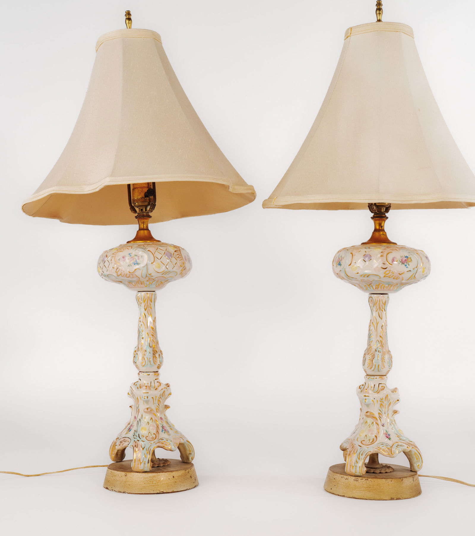 Pair of French Porcelain Table Lamps. (1 of 7)