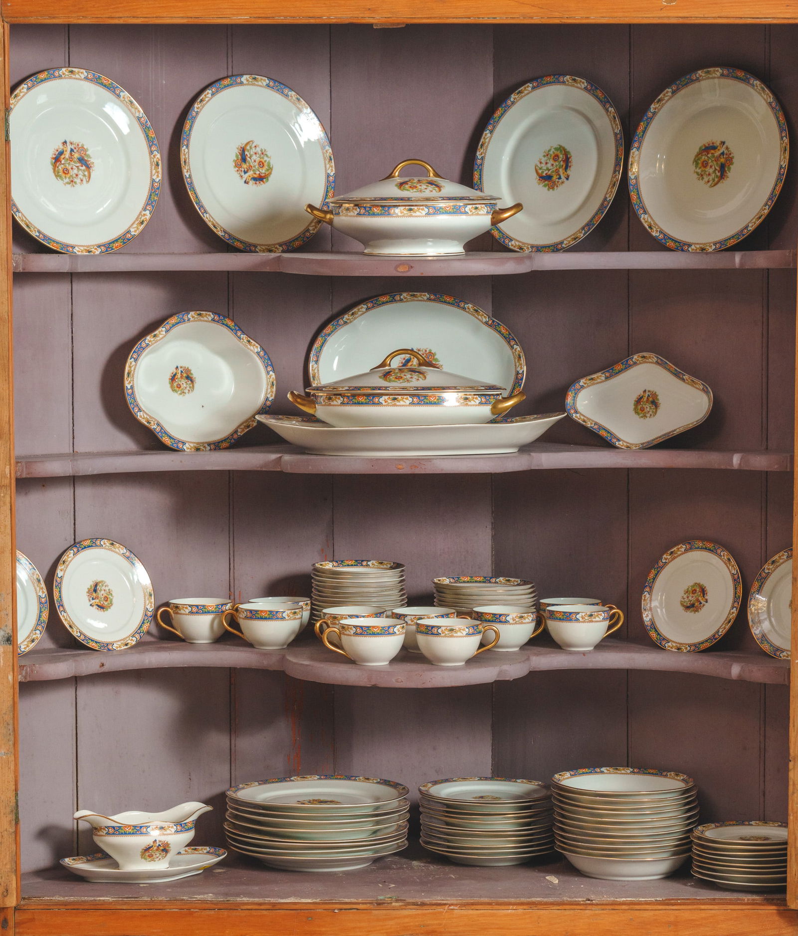 Robert Haviland Limoges Le Tanneur Dinner Service. (1 of 10)