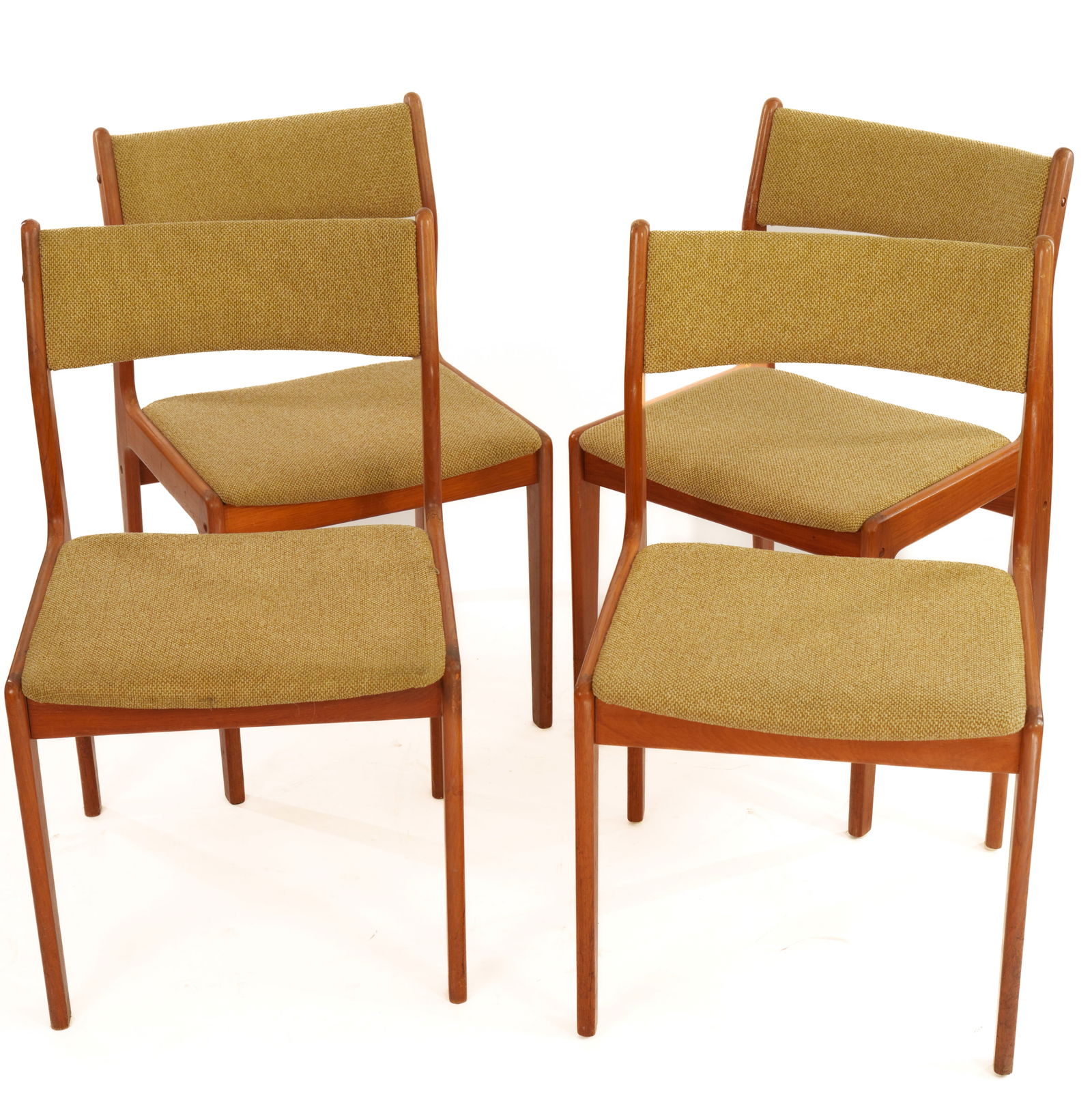 FOUR D-SCAN TEAK SIDE CHAIRS.: Seat height 18 inches, overall height 32.5 inches, width 19 inches.