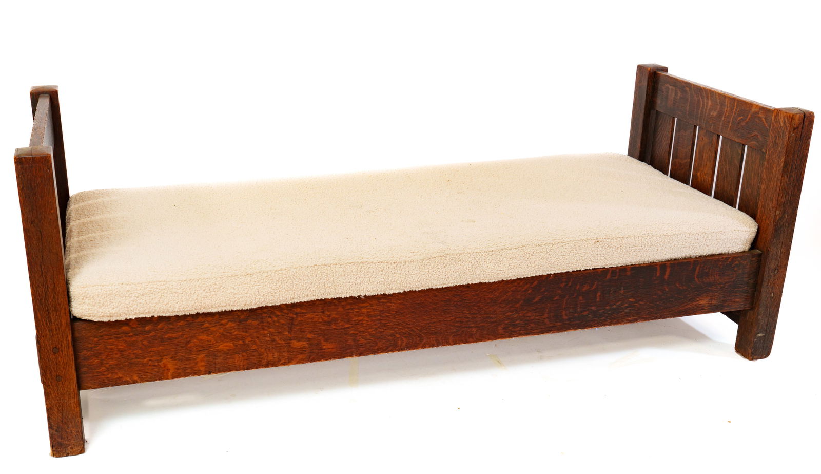 GUSTAV STICKLEY DAYBED #191. (1 of 7)