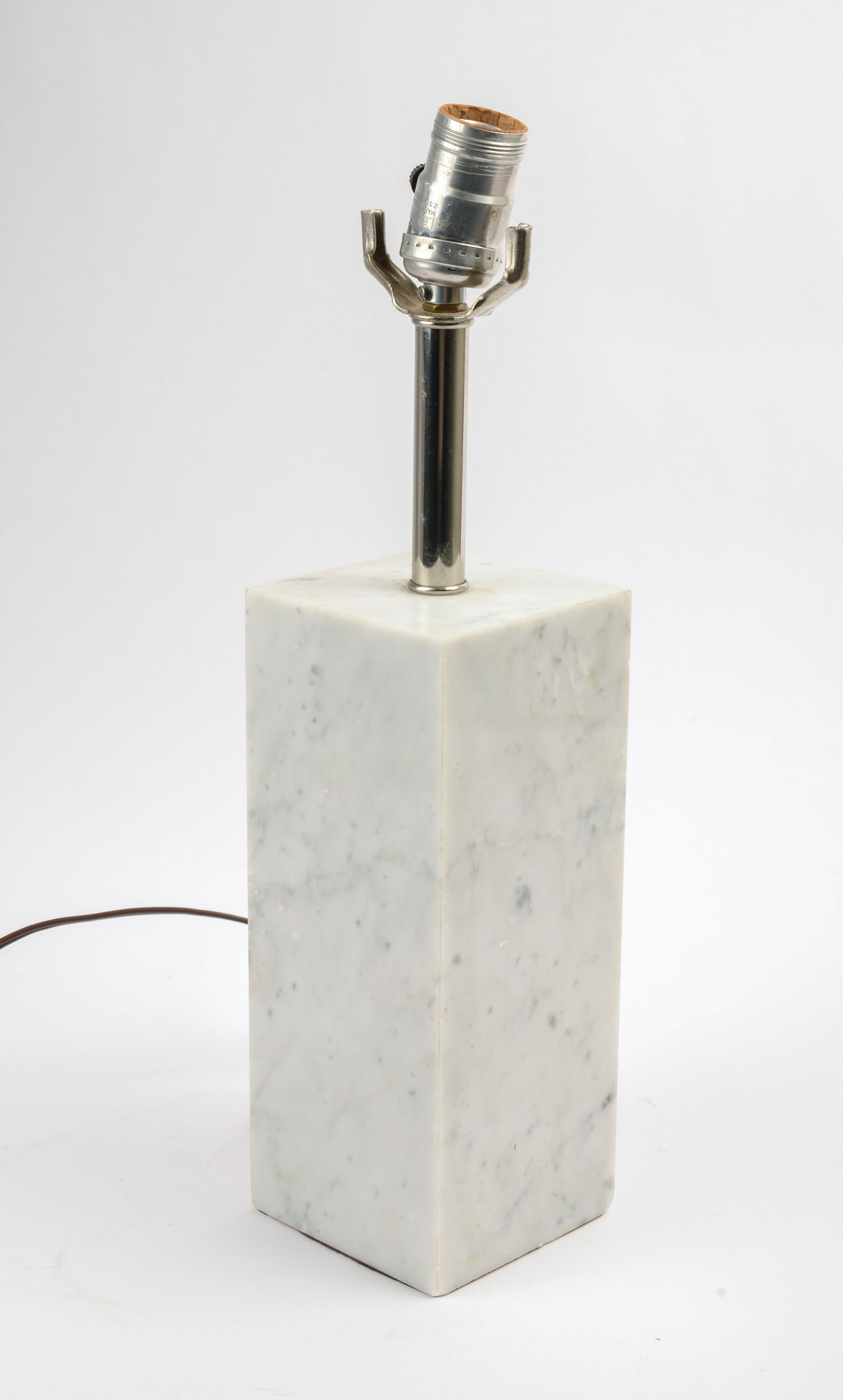MODERN MARBLE TABLE LAMP. (1 of 4)