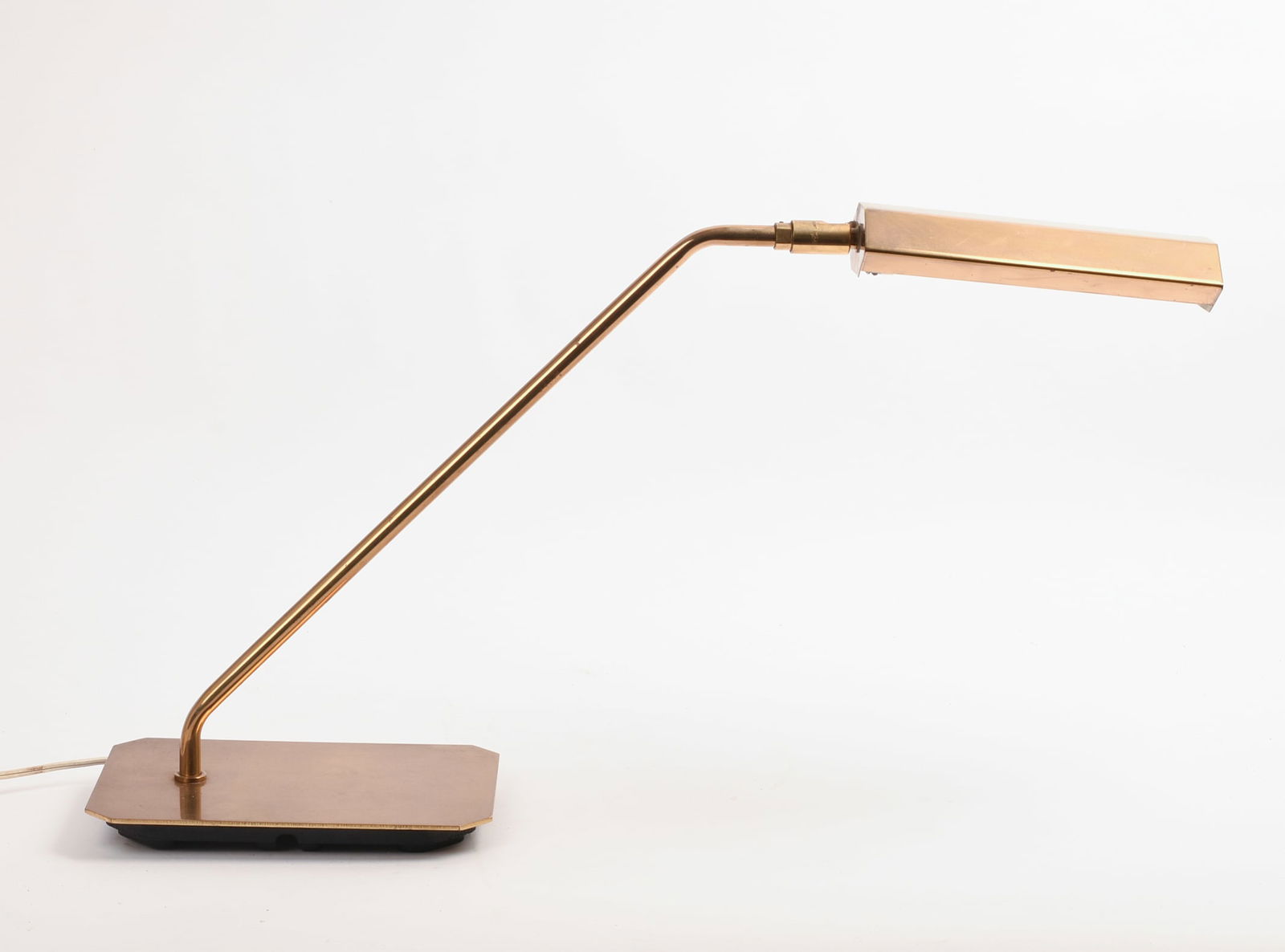KOCH & LOWY BRASS DESK LAMP. (1 of 5)