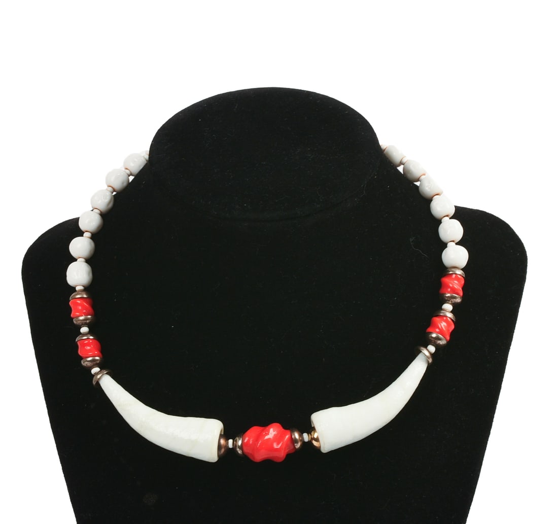 Miriam Haskell Red and White Beaded Necklace.: Diameter 4.5 inches.