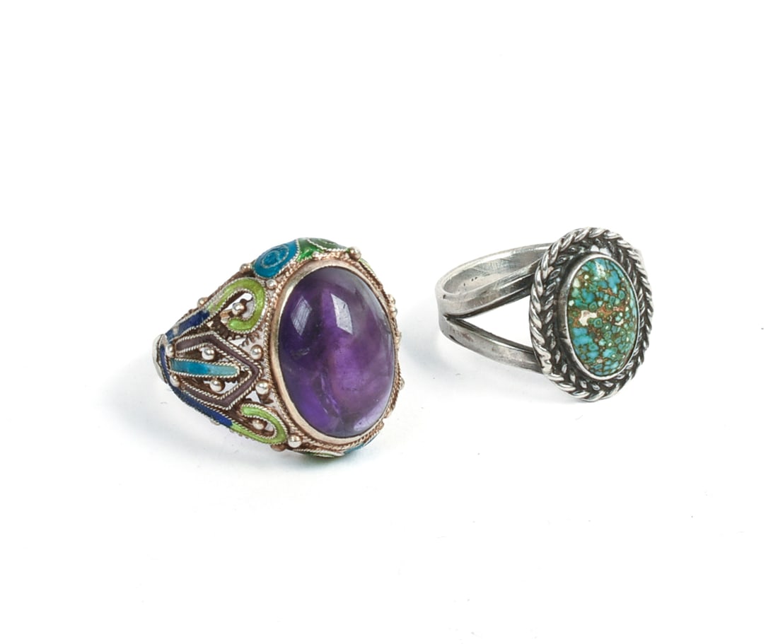 Two Costume Jewelry Rings. (1 of 4)