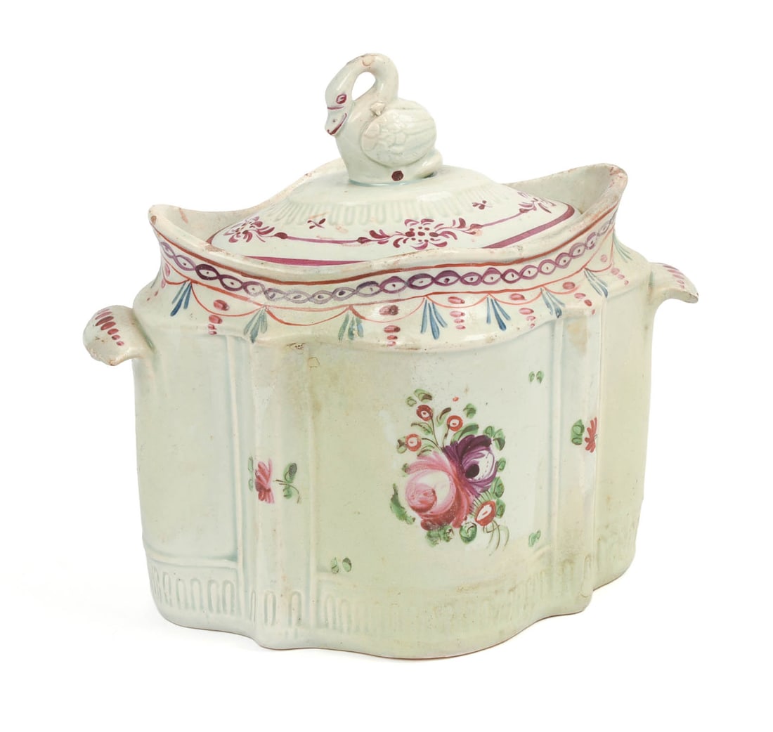 ENGLISH PEARLWARE TEA CADDY WITH SWAN KNOP.: 5.5 x 6.5 x 4.5 inches. Repaired breaks with overspray.
