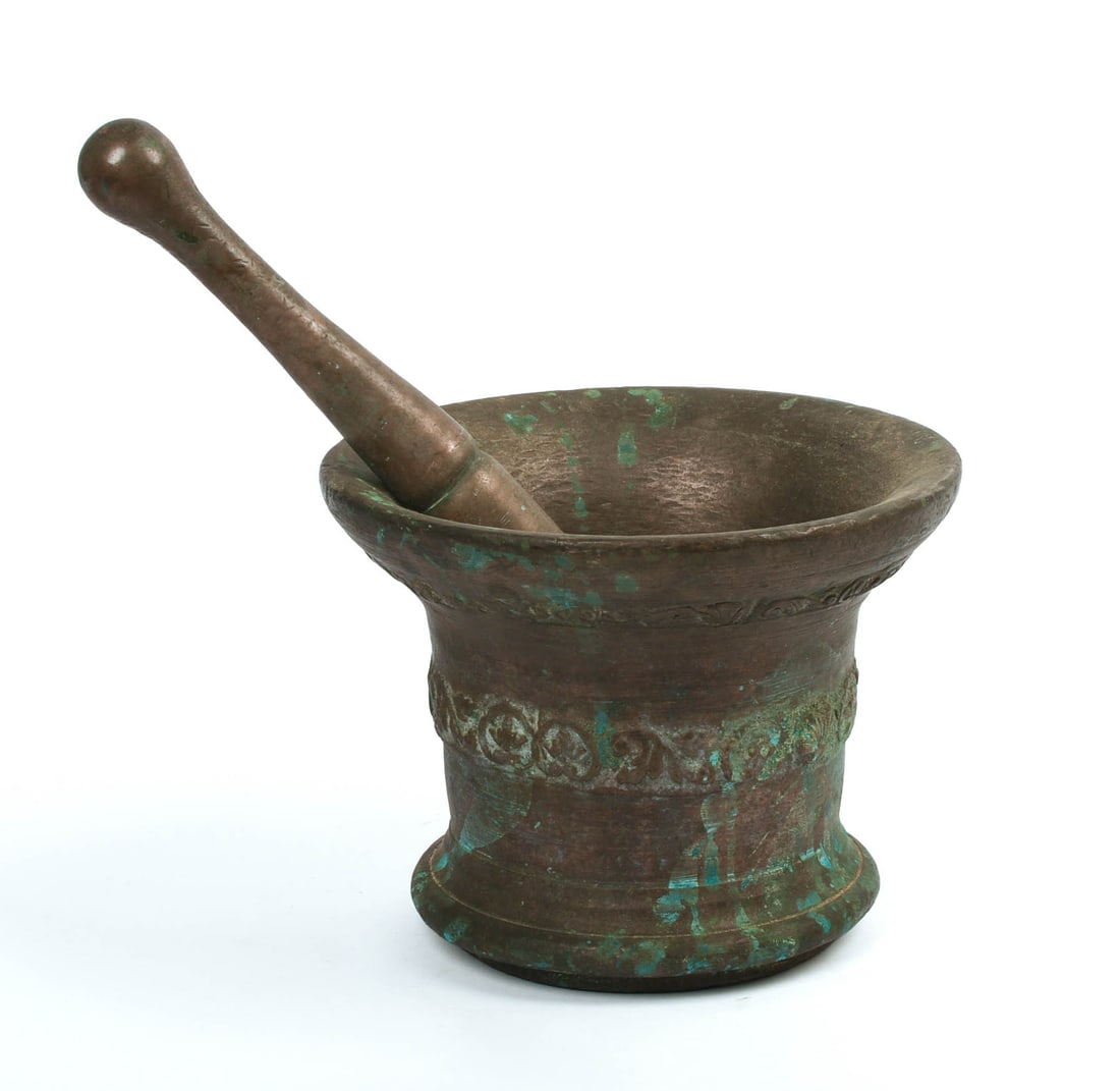 LARGE CONTINENTAL BRONZE MORTAR & PESTLE.: Height 6.5 inches. Good condition, with some oxidization.