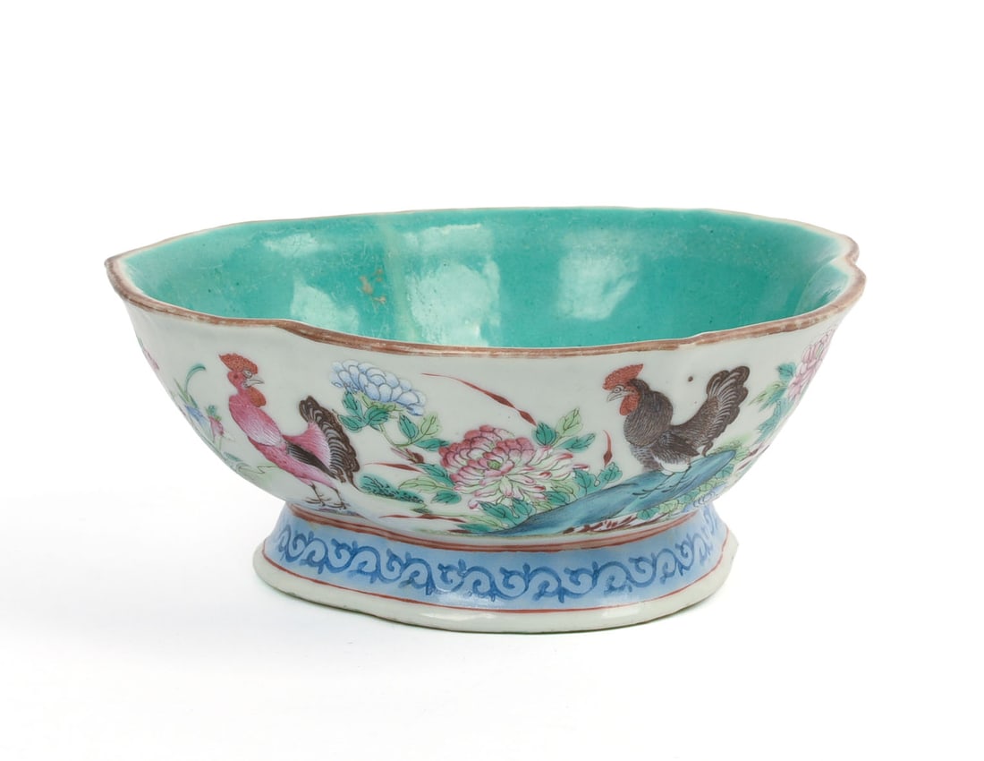 CHINESE FAMILLE ROSE PORCELAIN LOBED BOWL. (1 of 6)