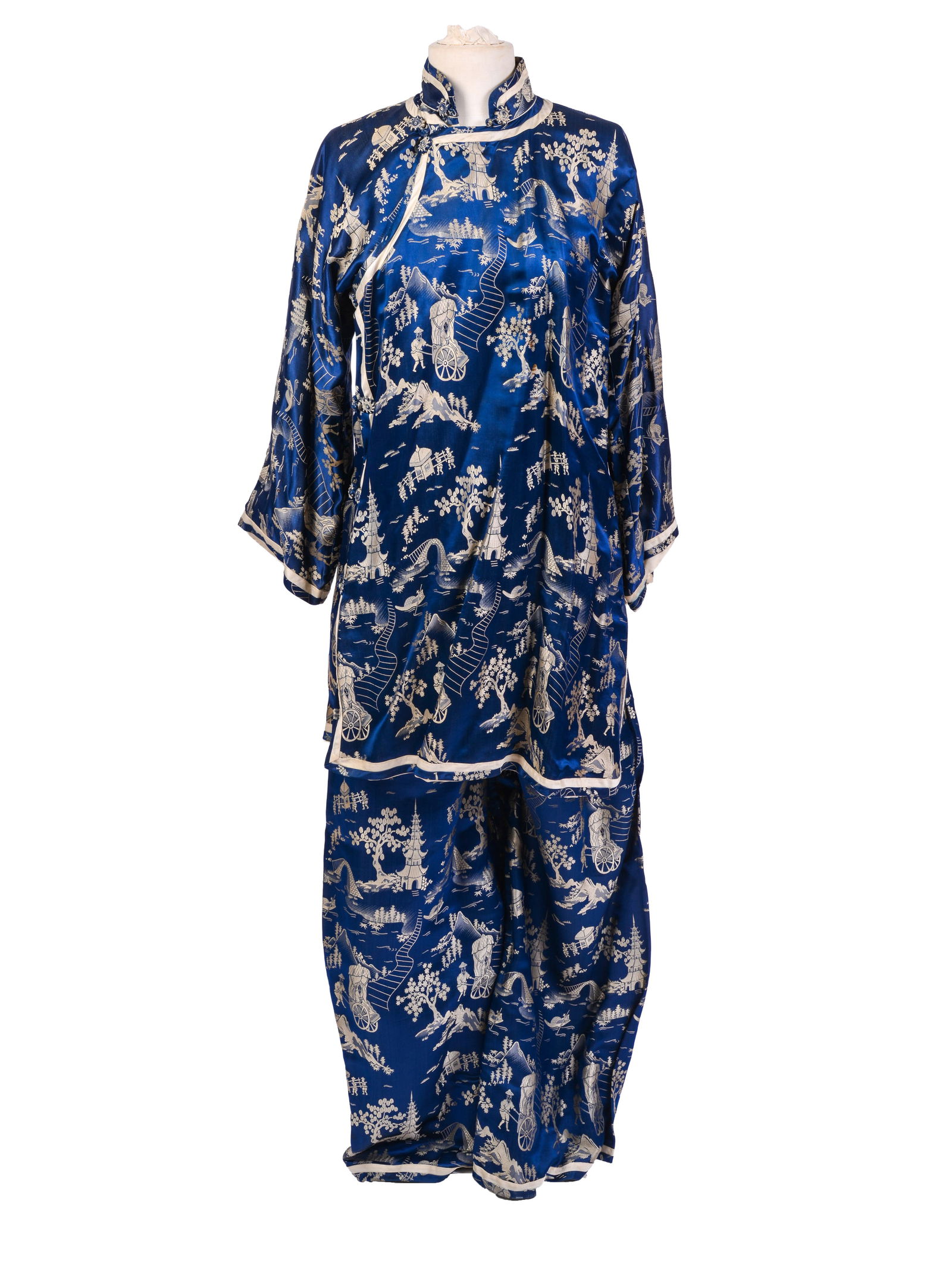 CHINESE SILK BROCADE JACKET AND PANTS. (1 of 7)