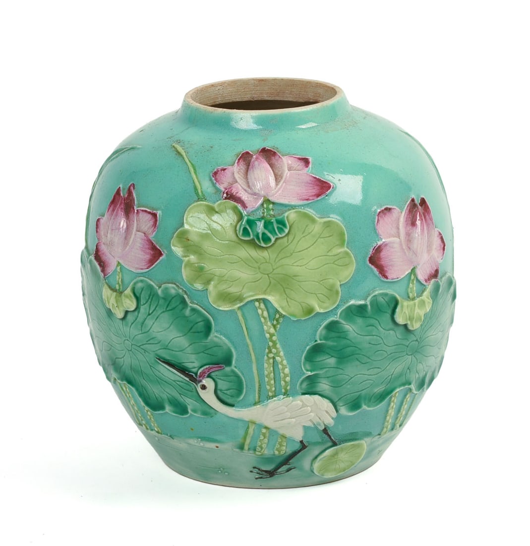 CHINESE FAMILLE ROSE TURQUOISE GROUND PORCELAIN JAR. (1 of 4)
