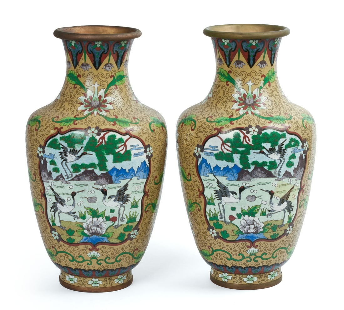 PAIR OF LARGE CHINESE CLOISONNE VASES WITH CRANES. (1 of 6)