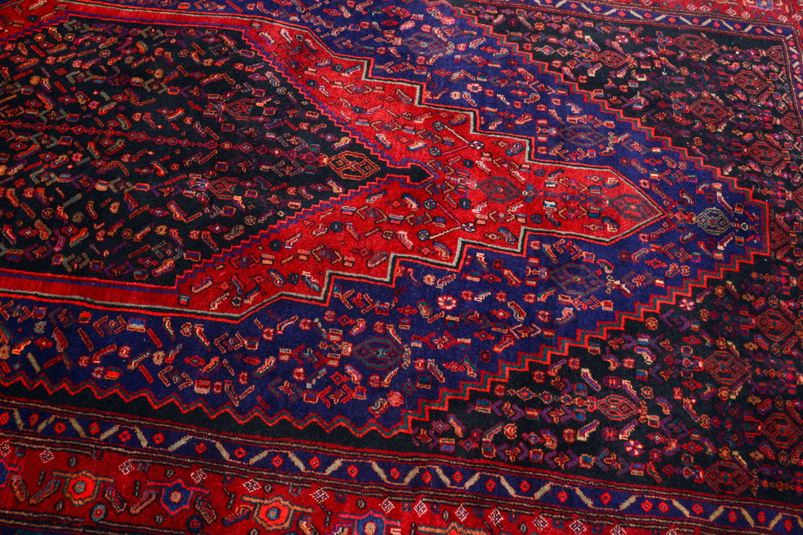 ANTIQUE ORIENTAL CARPET. - 3
