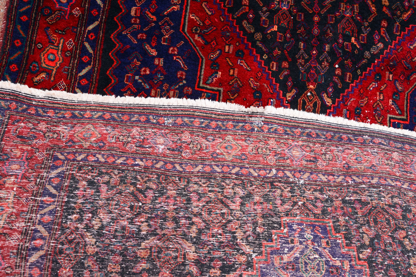 ANTIQUE ORIENTAL CARPET. - 4