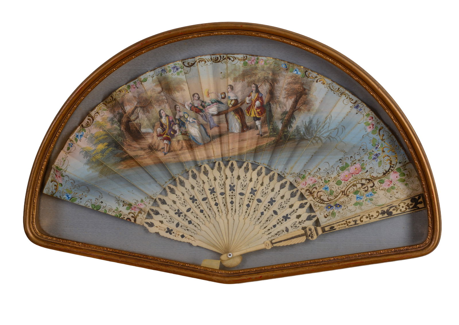 EUROPEAN HAND PAINTED FAN. (1 of 3)