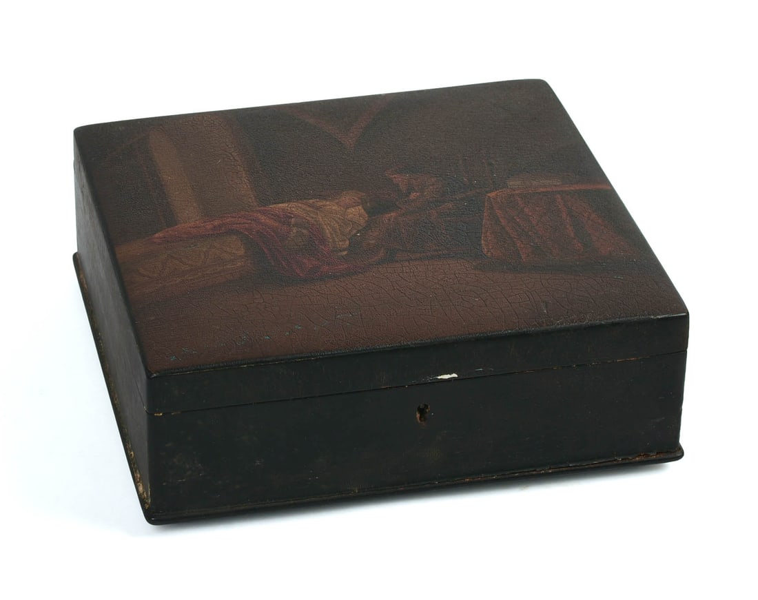 LARGE RUSSIAN BLACK LACQUER BOX.: 2.5 x 7.5 x 7 inches.