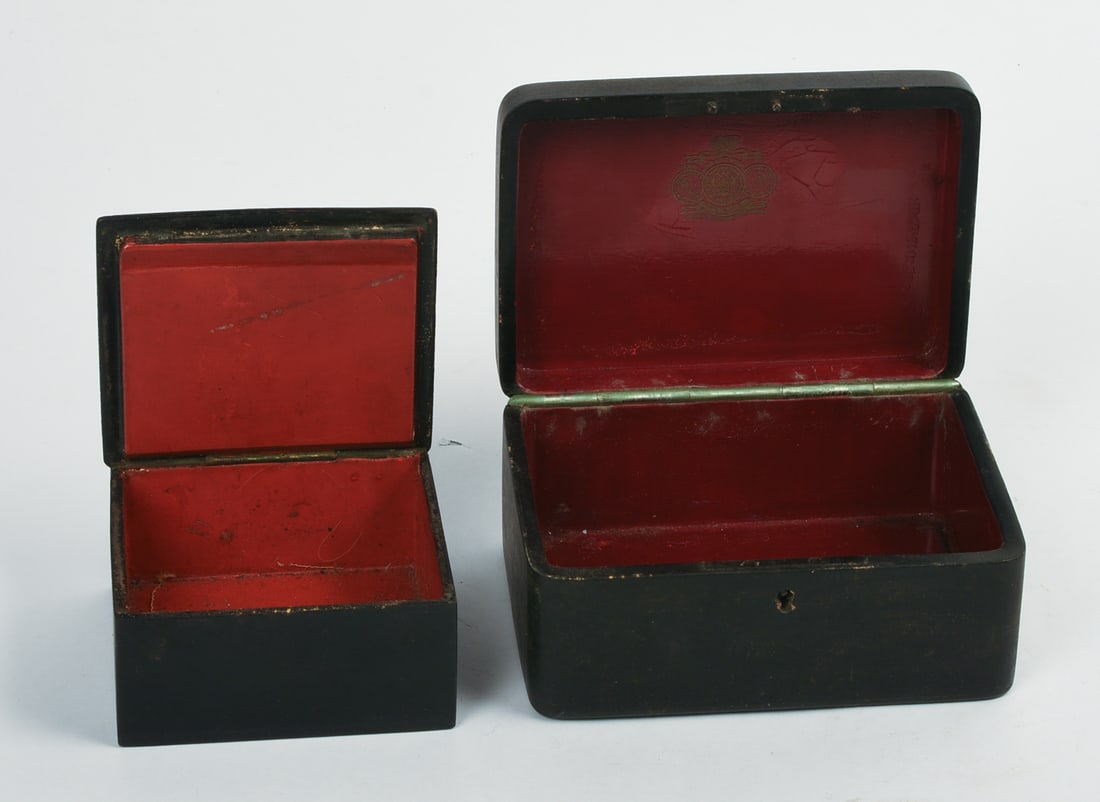 TWO RUSSIAN BLACK LACQUER BOXES WITH SLEIGHS. - 3