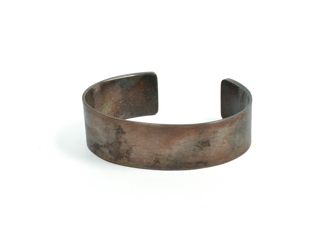 STERLING SILVER CUFF BRACELET. (1 of 4)