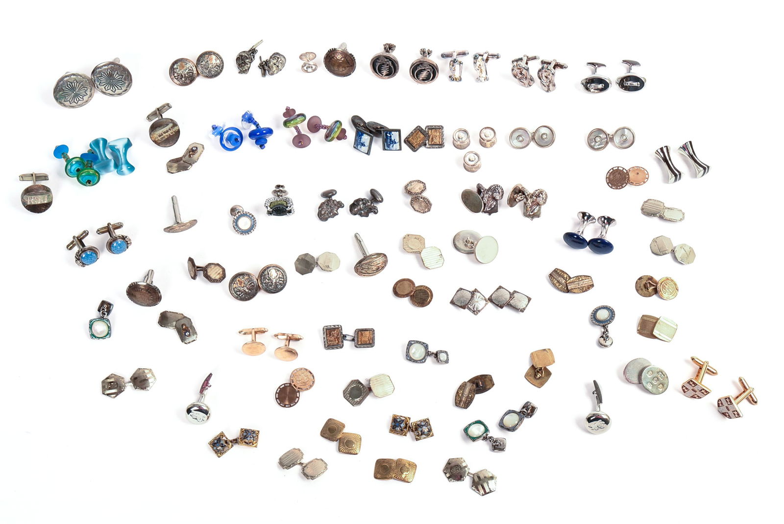LARGE COLLECTION OF CUFFLINKS.: Some sterling, in a black jewelry box.