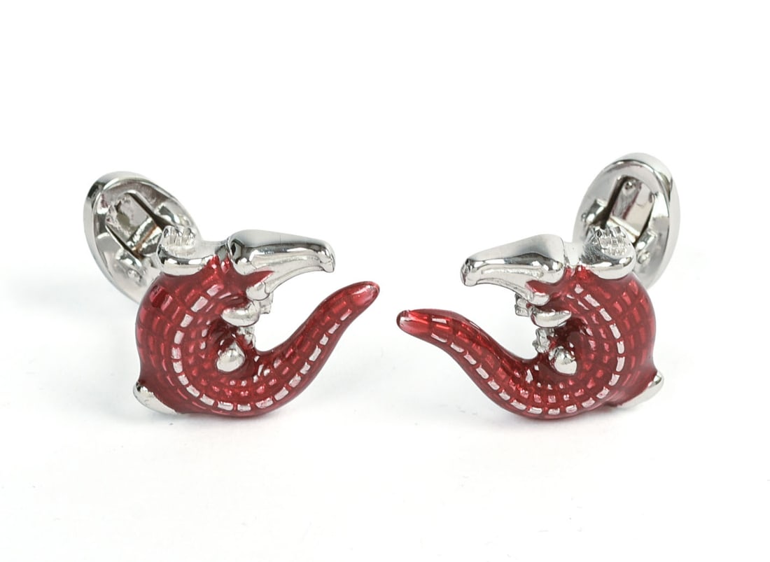 JAN LESLIE STERLING SILVER CROCODILE CUFFLINKS.: 0.5 x 0.75 inches.