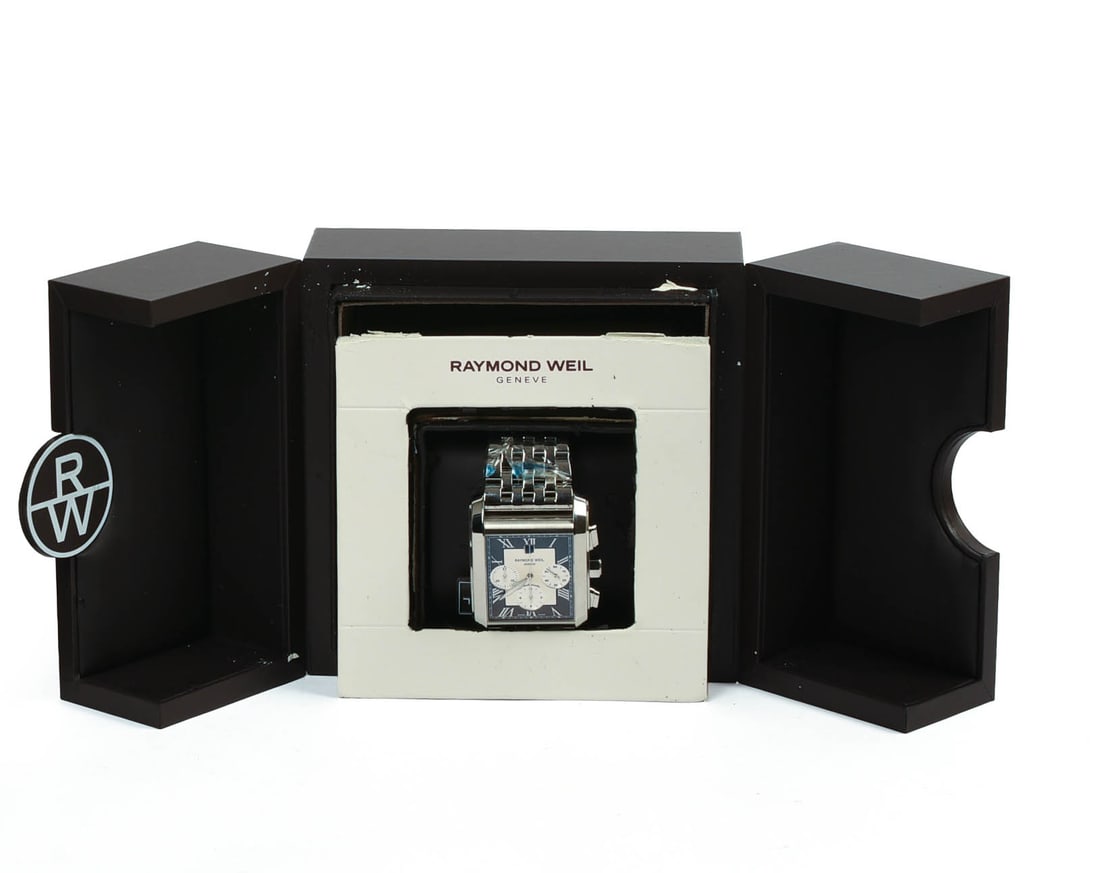 RAYMOND WEIL MEN'S WATCH.: Face 1.5 x 1.5 inches. New in box.