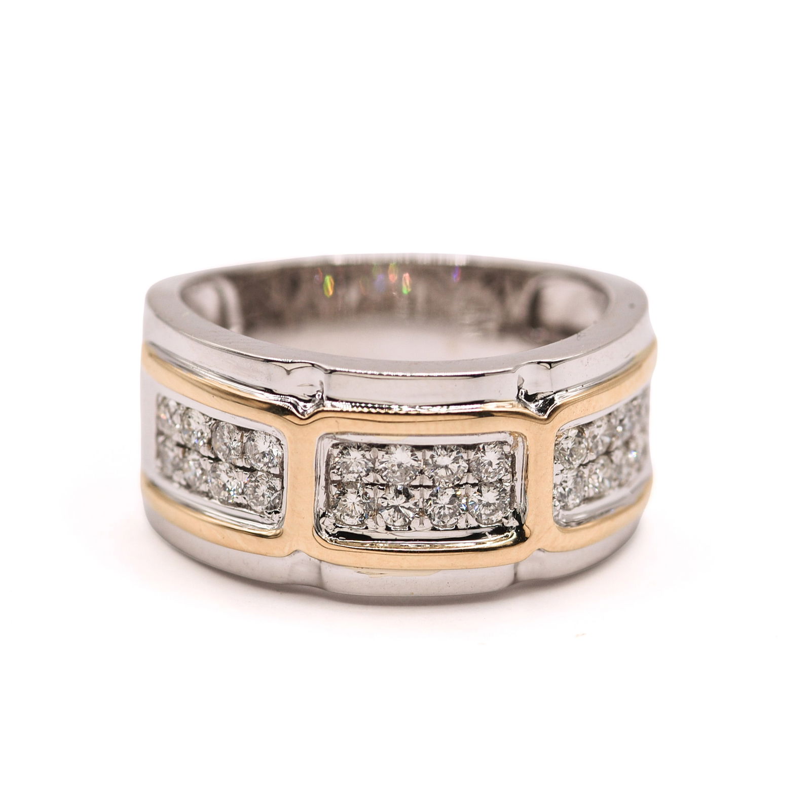 14K GOLD DIAMOND RING. (1 of 3)