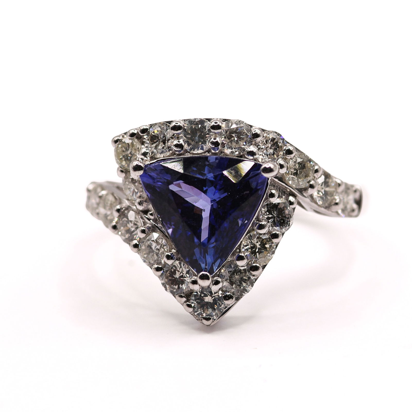 PLATINUM NATURAL TANZANITE ZOISITE AND DIAMOND RING (1 of 3)