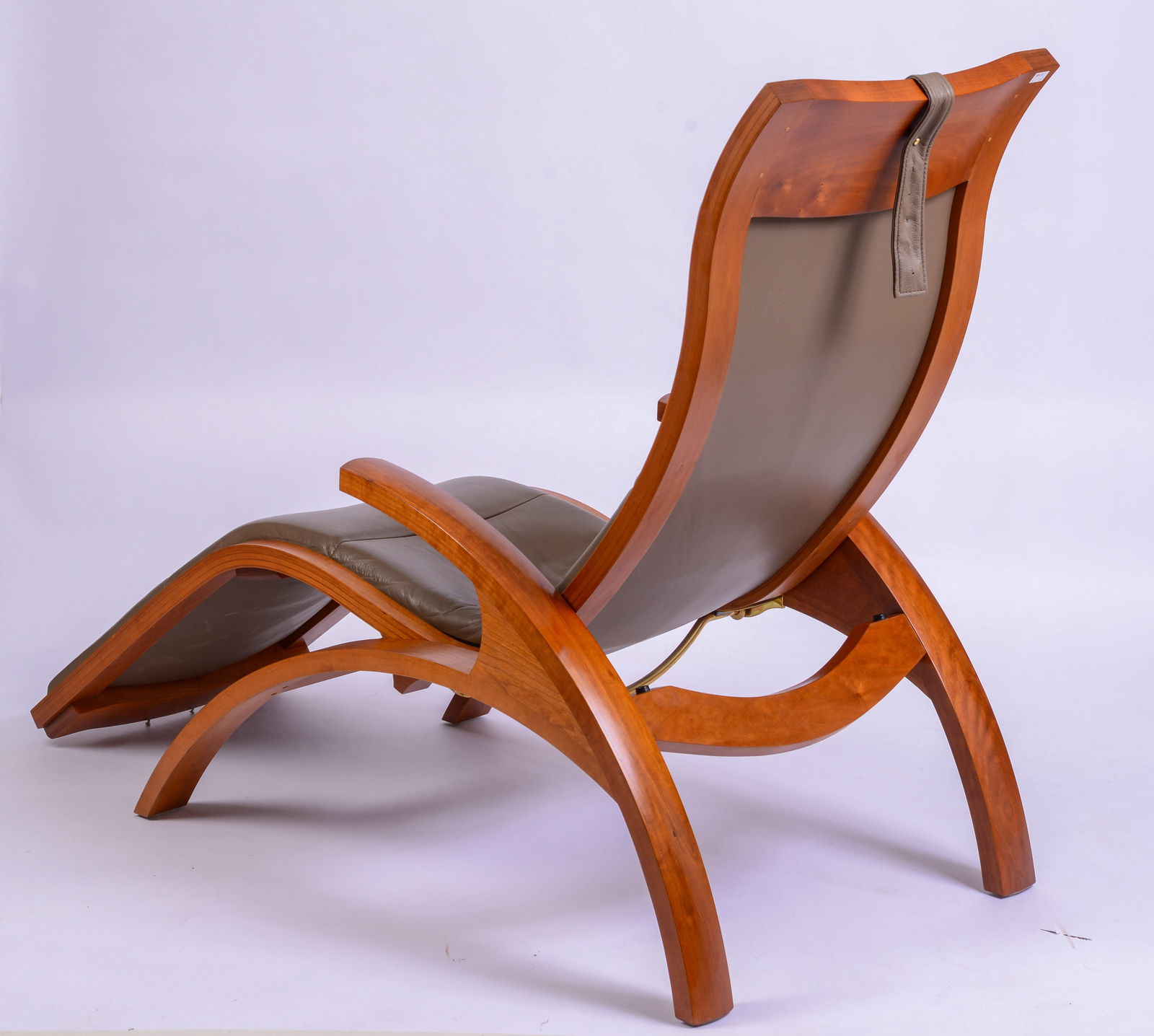 Thomas Moser Cherry Chaise. - 2