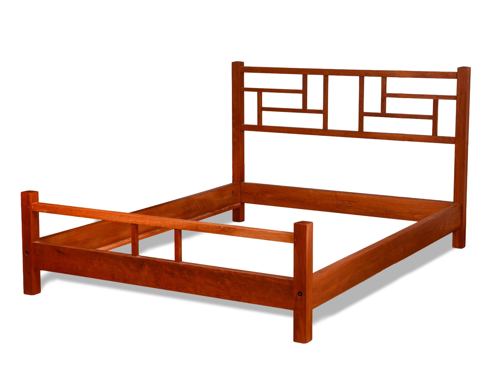 Thomas Moser New Century China Queen Bed in Cherry.: Height 44 inches, width 65 inches, length 85 inches. Very good condition.