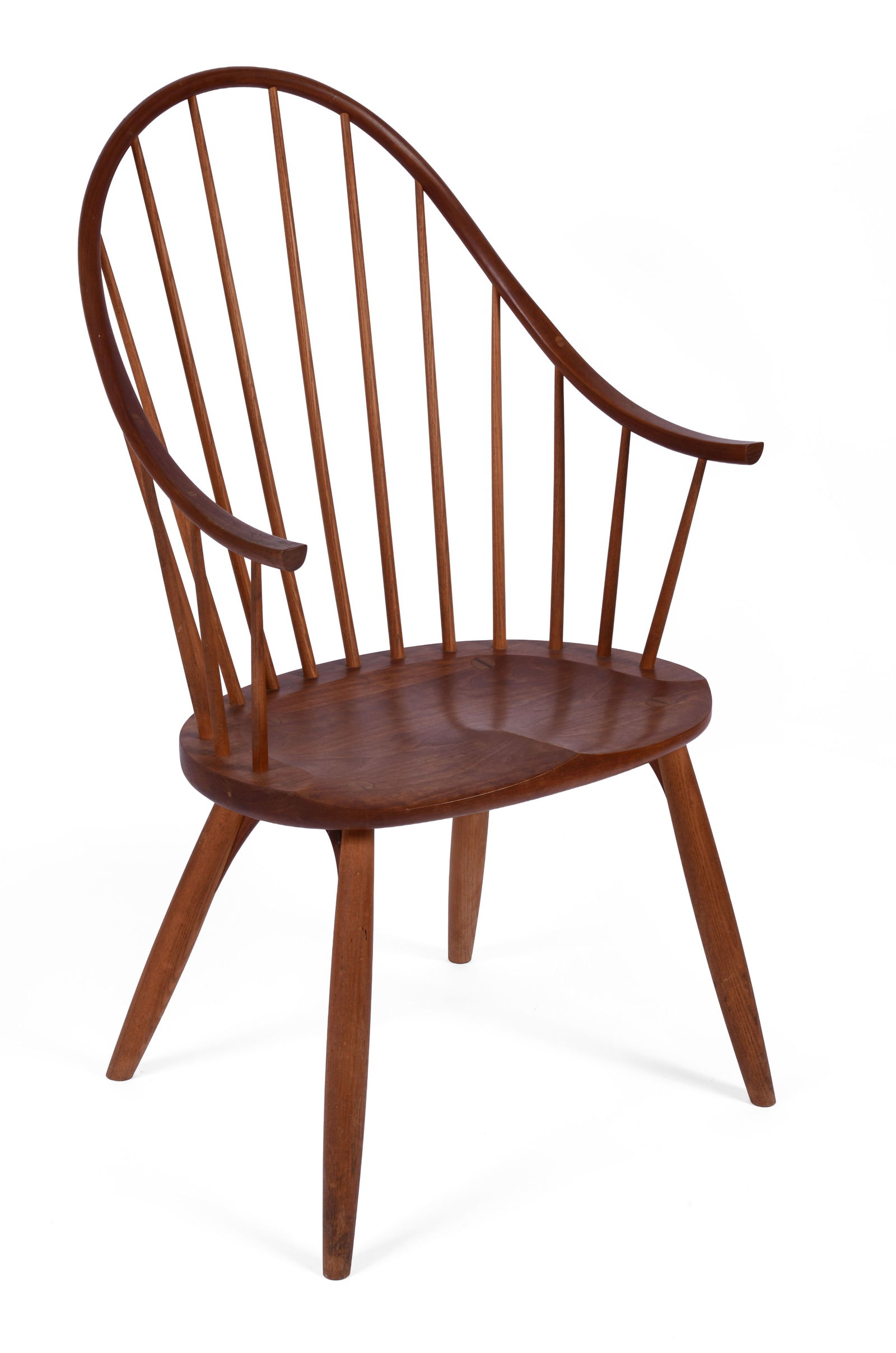 Thomas Moser Continuous Arm Windsor Chair. (1 of 6)