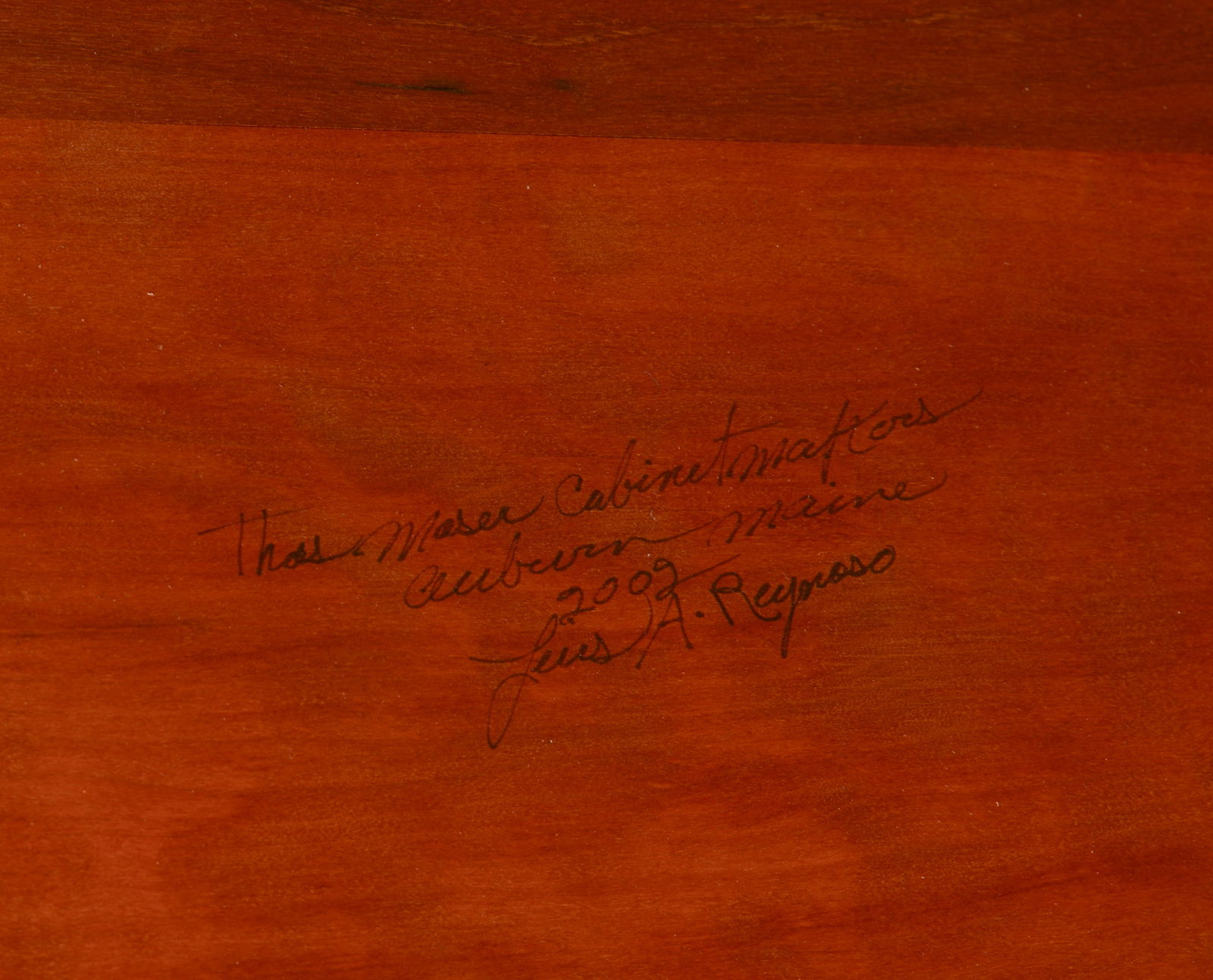 Thomas Moser Trestle Dining Table in Cherry. - 3