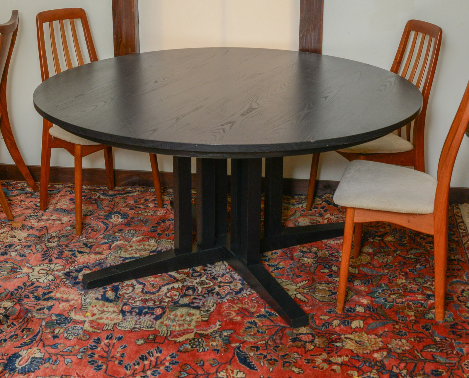 THOMAS MOSER CUSTOM ROUND DINING TABLE. - 2