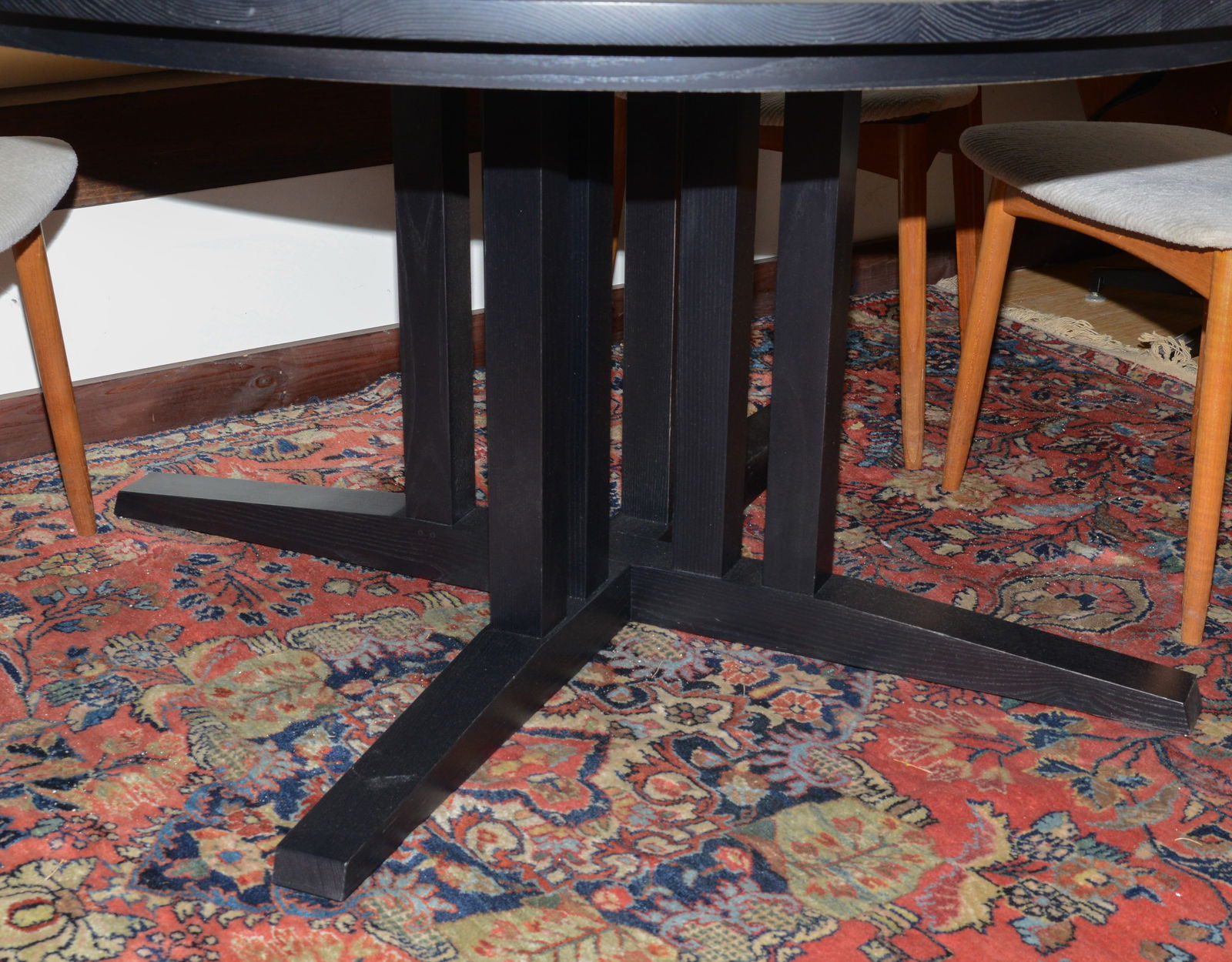 THOMAS MOSER CUSTOM ROUND DINING TABLE. - 3