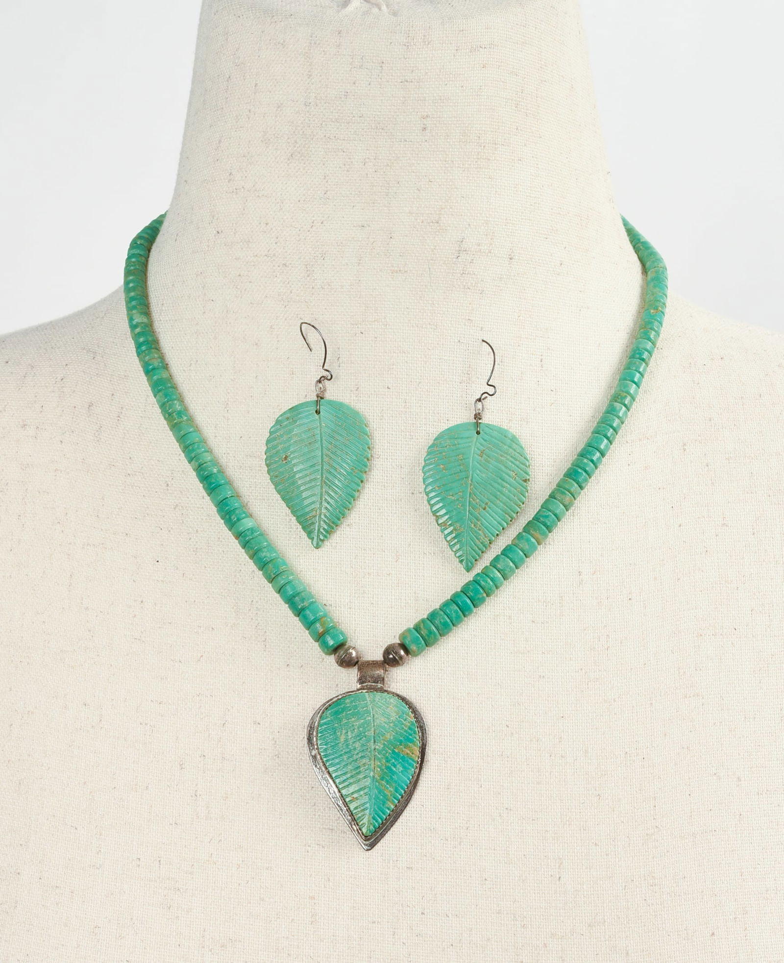 Santo Domingo Pueblo Turquoise Leaf Form Necklace and Earring Set.: Necklace length 9 inches, pendant 1.5 x 1 inches, earrings 1.5 x 1 inches.