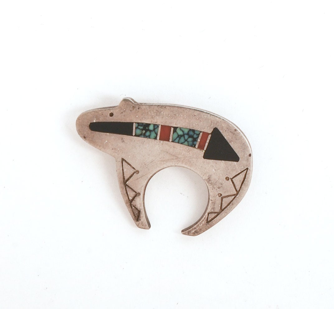 Ray Tracey Silver Bear Fetish Pin.: 1.25 x 1 inches, 0.244 ozt.