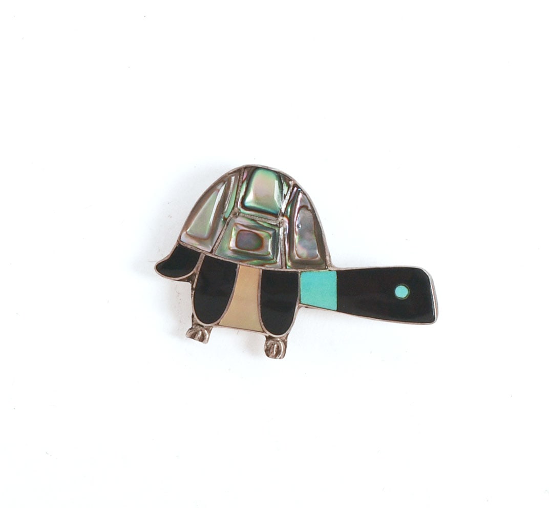 Zuni Sterling Turtle Brooch or Pendant.: 1.25 x 0.75 inches, 0.11 ozt.