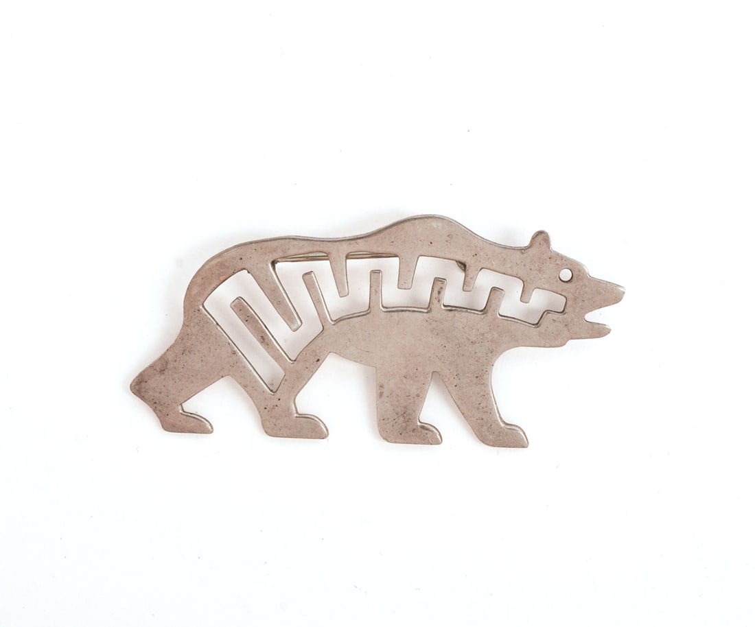 Navajo Sterling Spirit Bear Pin.: 2 x 1 inches, 0.22 ozt.