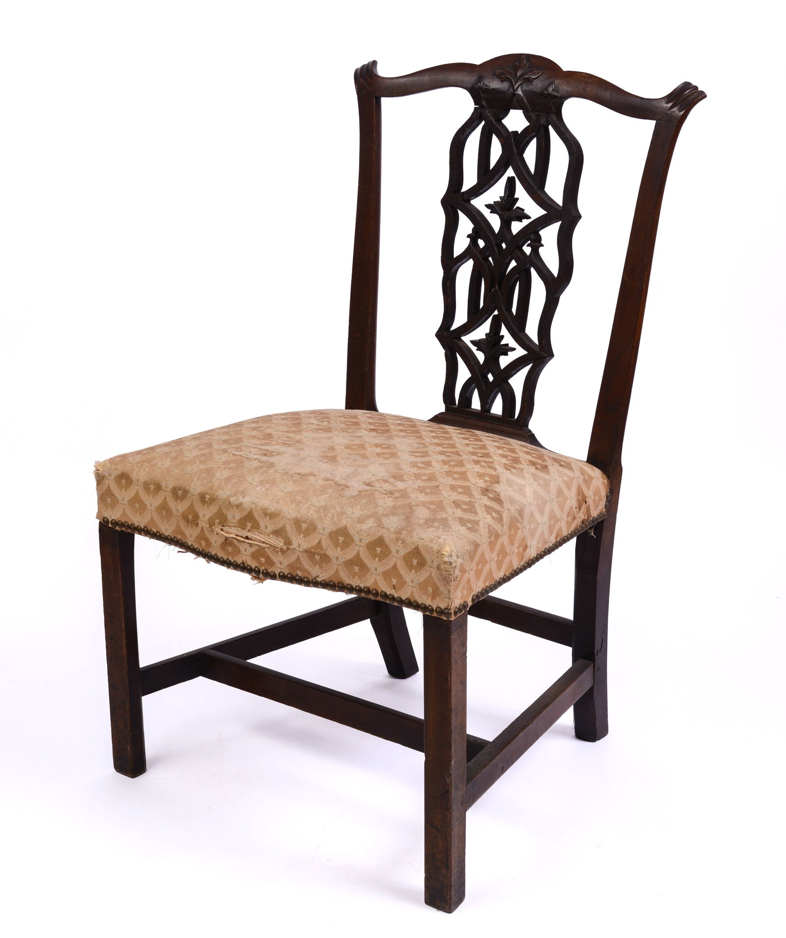 Carved Chippendale Side Chair: 18th century, height 38.5 inches, width 23 inches, depth 20 inches. Break to one leg.